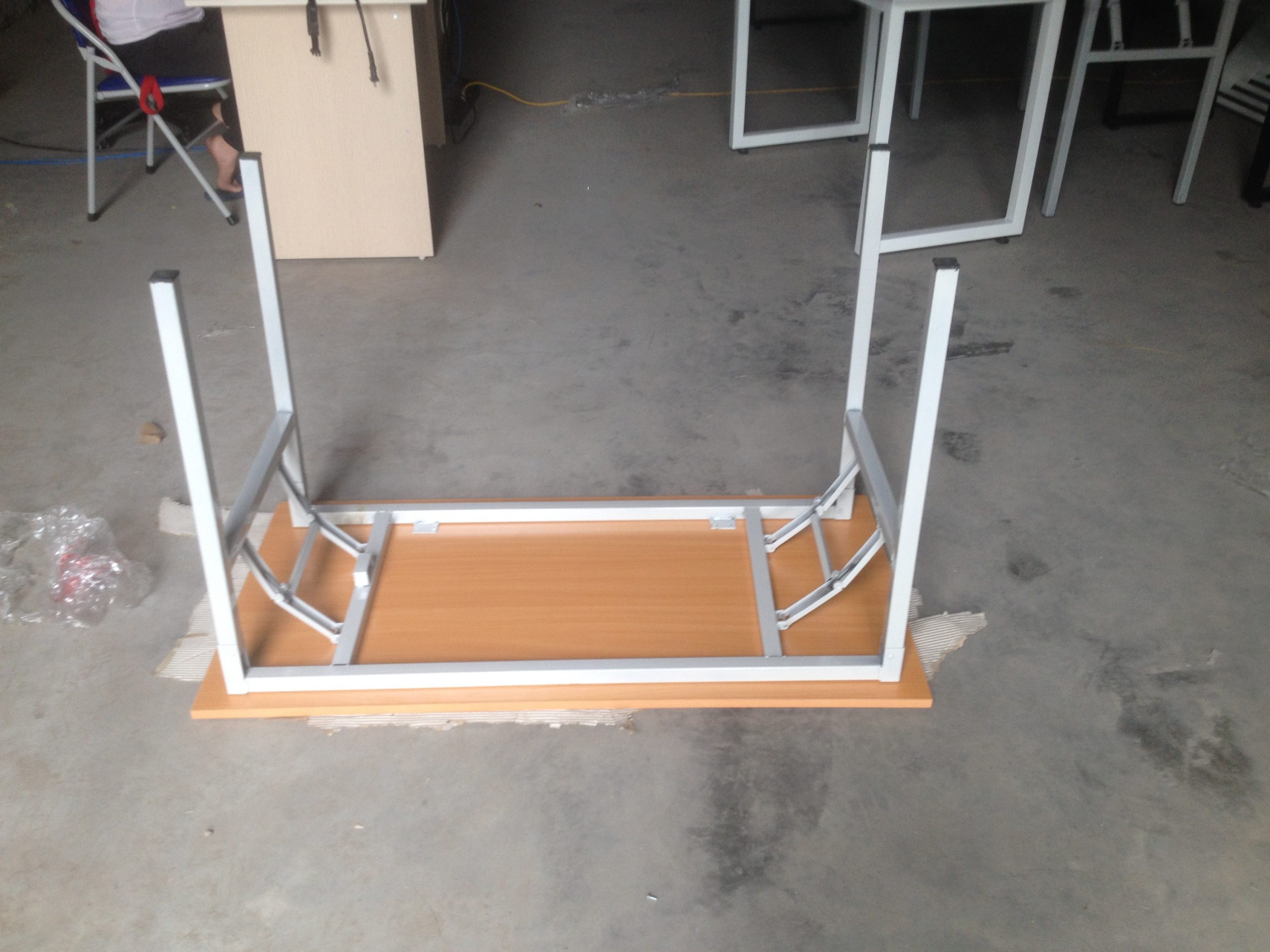 Bàn làm việc học tập gấp gọn chân sắt mặt gỗ BG1260 - Ảnh 3